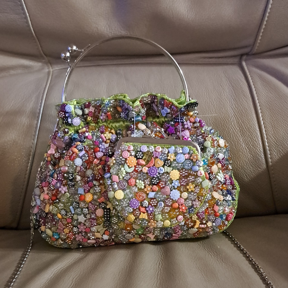 Beaded Multicolor Floral Frame-Top Women’s Evening Bag
